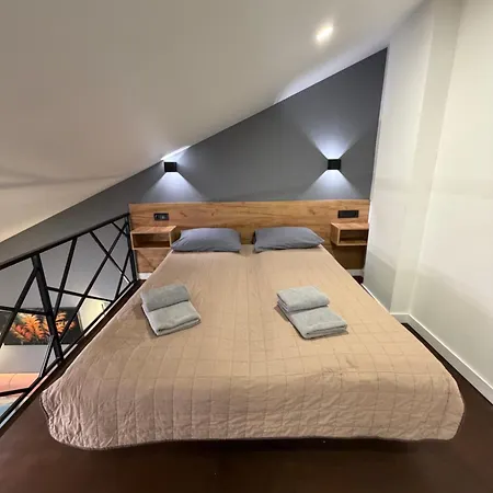 Apartment Kvartyra Mansarda